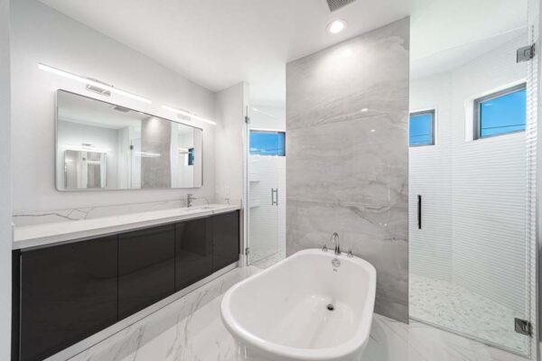 Bathtub: Construction Services In Cape Coral, FL | Pascal Construction Inc.